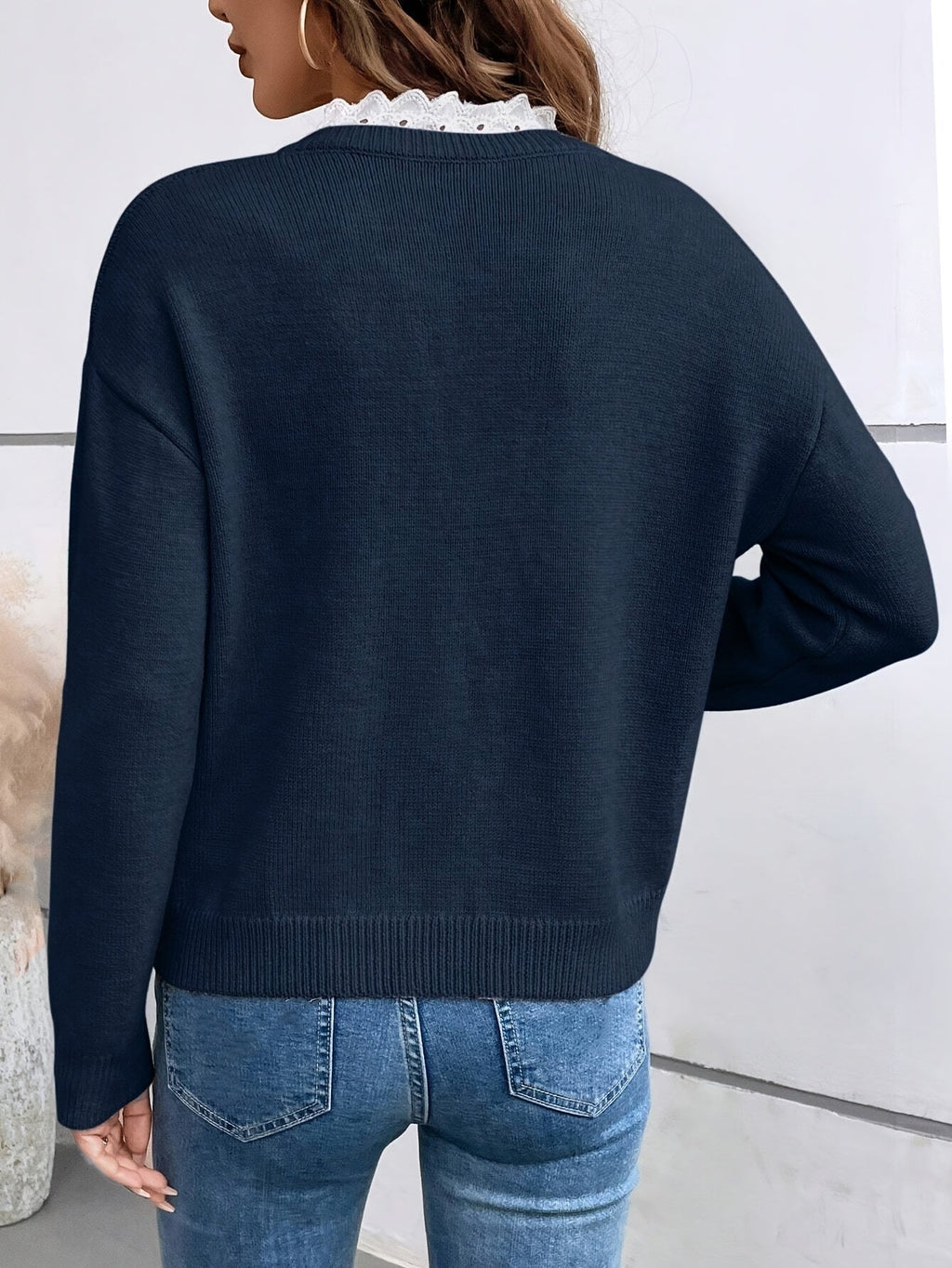 SUÉTER ELEGANTE DE ENCACHE CON ESCOTE EN V