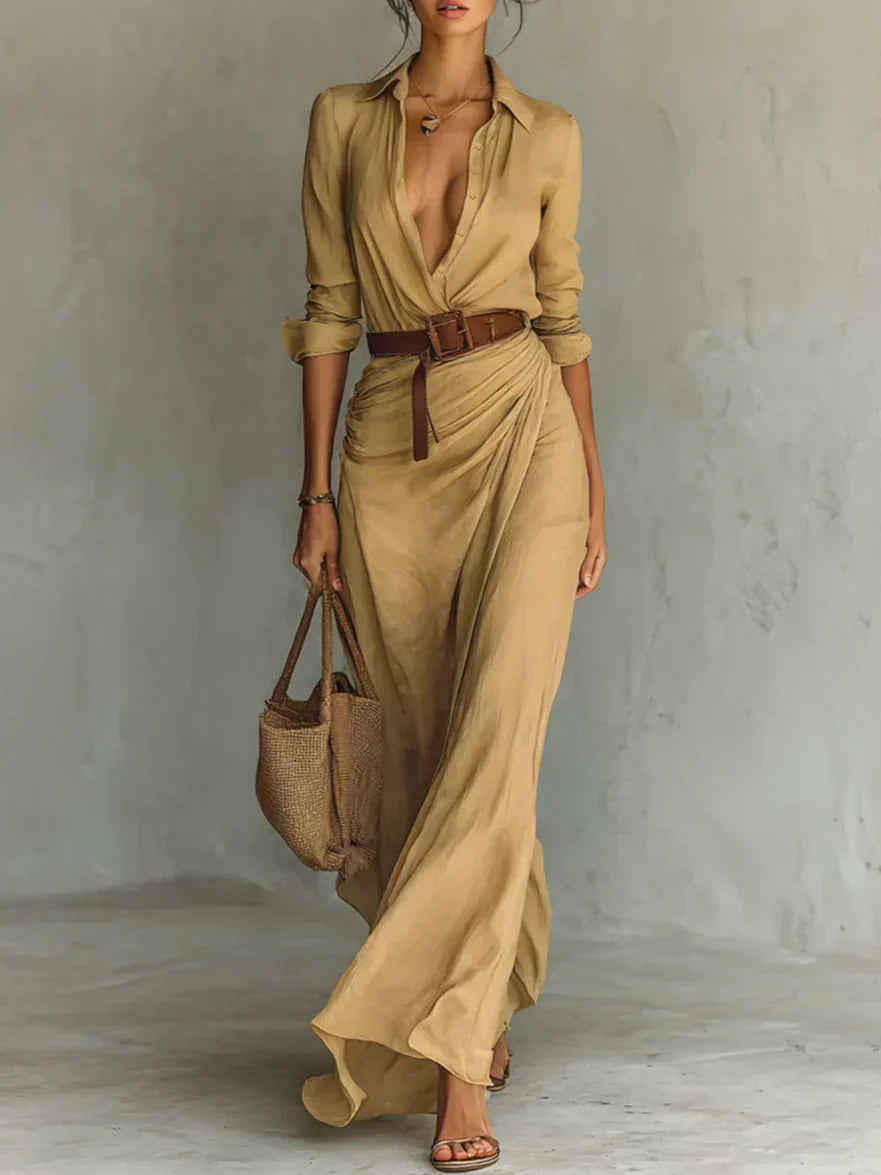 Vestido largo con solapas y cinturón en la cintura