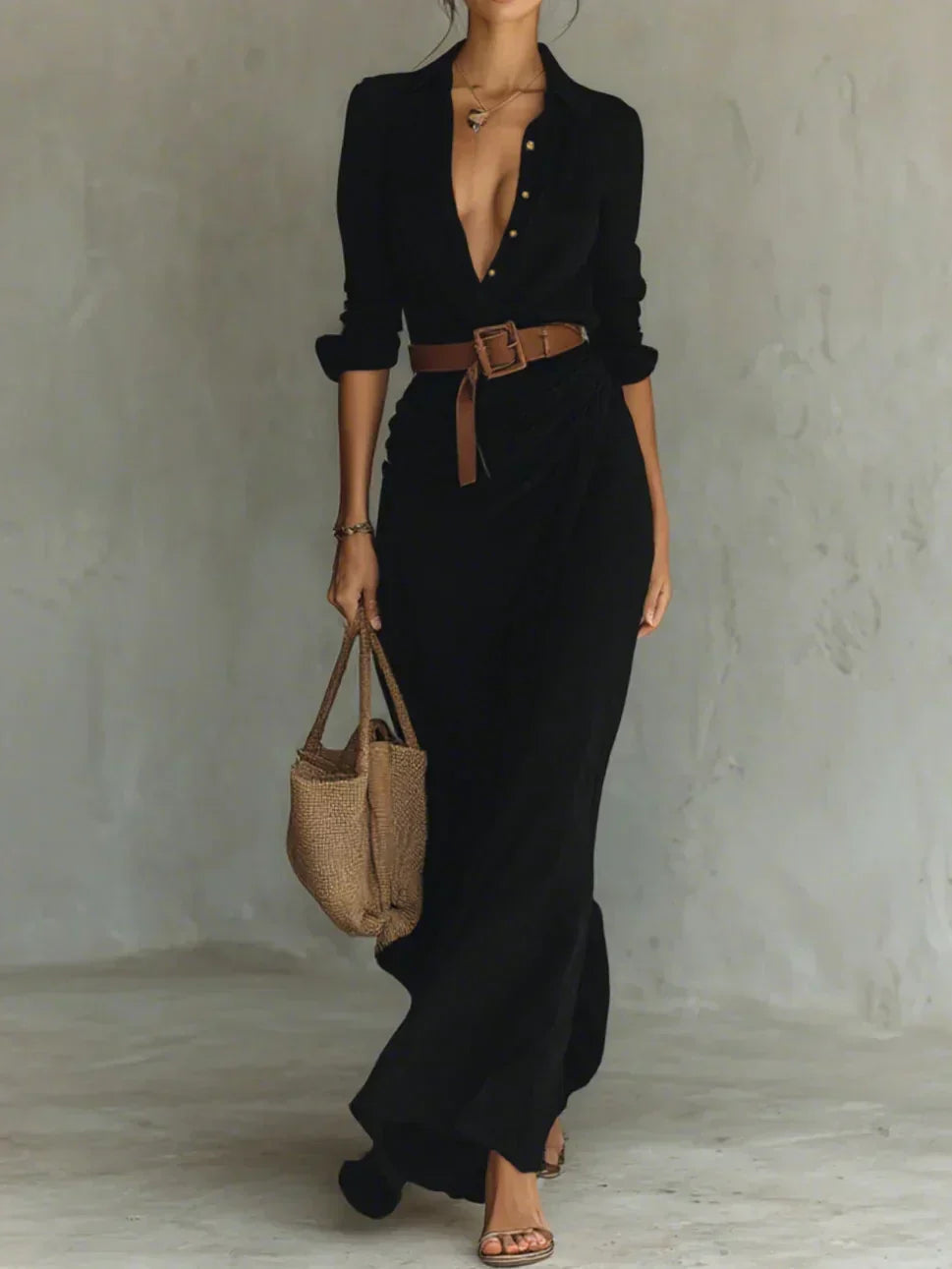 Vestido largo con solapas y cinturón en la cintura