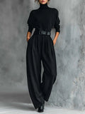 Conjunto de cuello alto con pantalón recto y cinturón